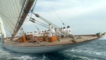 MOONBEAM IV -  Cruising